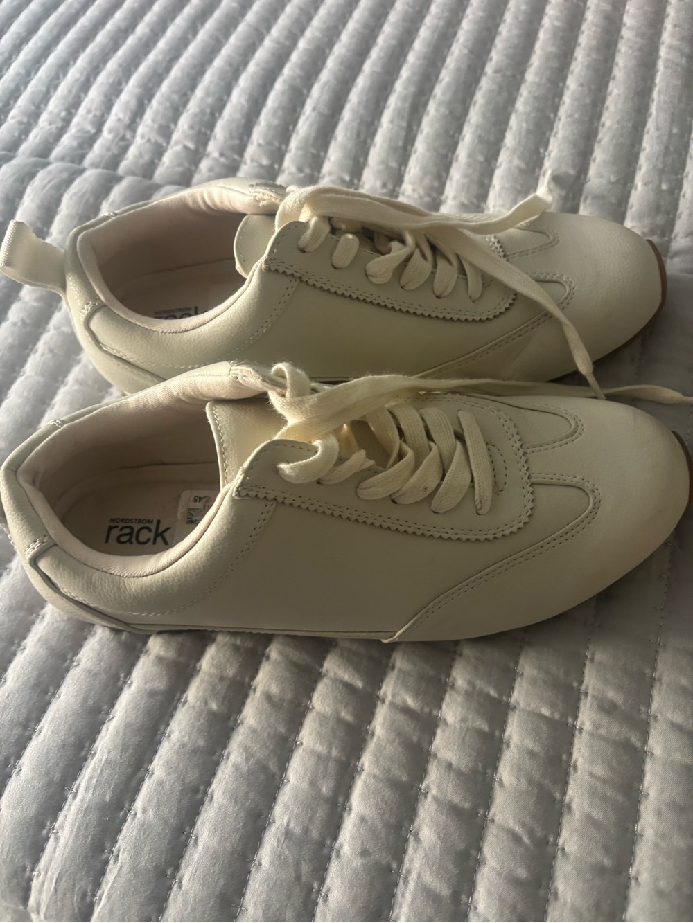 Nordstrom Rack Women's Off-White Leather Lace-Up Sneakers
